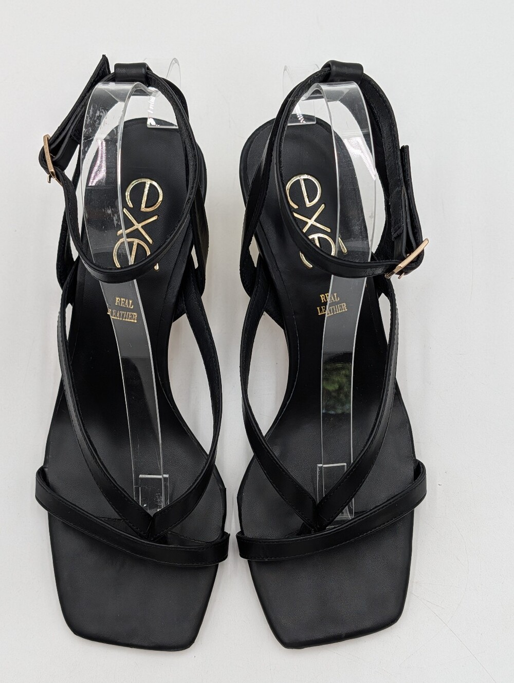 EXÉ Size 39 US 8 Genuine Black Leather With Gold-Tone Ring Heel Strappy Sandals - Picture 15 of 17